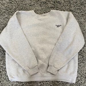 VINTAGE REEBOK CREWNECK✨✨✨✨✨